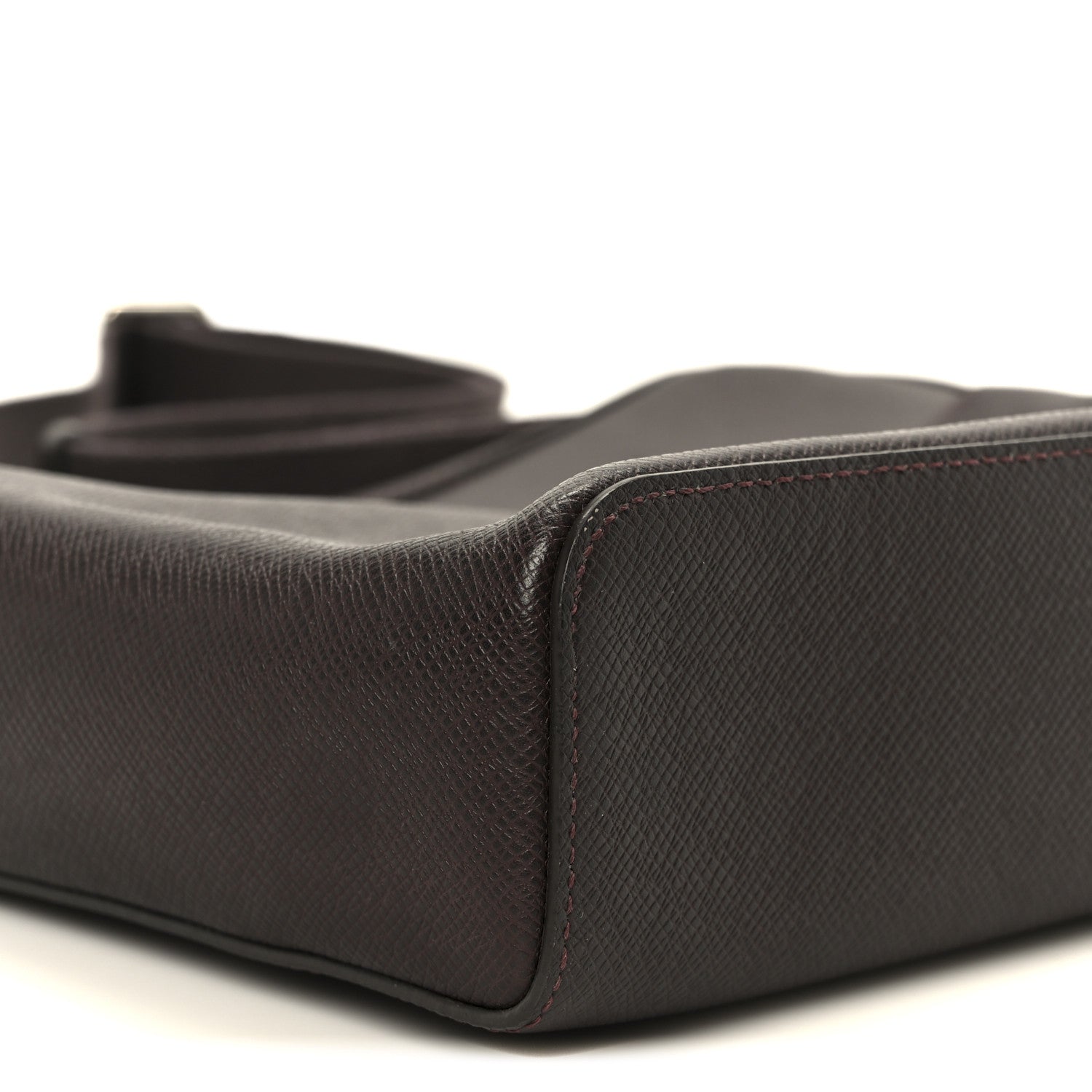 Louis Vuitton Taiga Anton Messenger PM Acajou