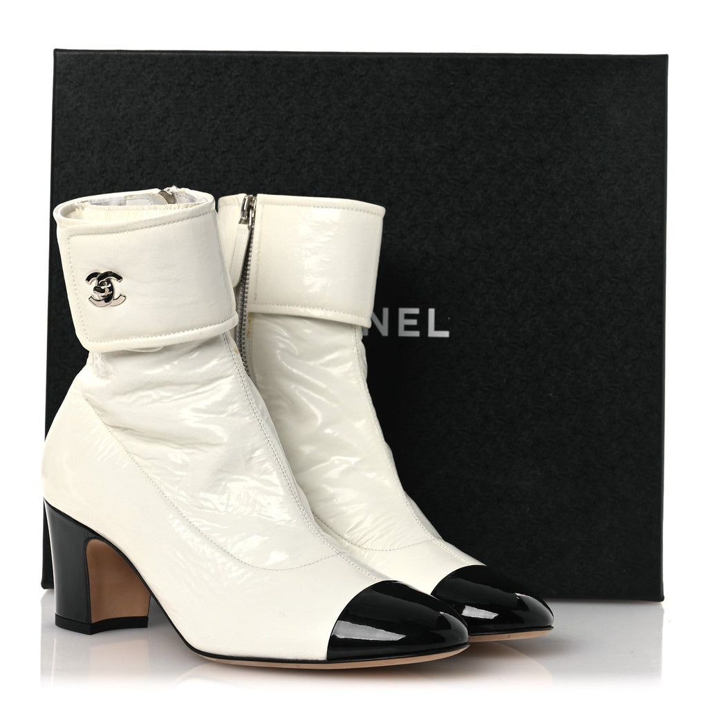 Crumpled Patent Calfskin Cap Toe CC Turnlock Ankle Short Boots 37.5 Ivory Black