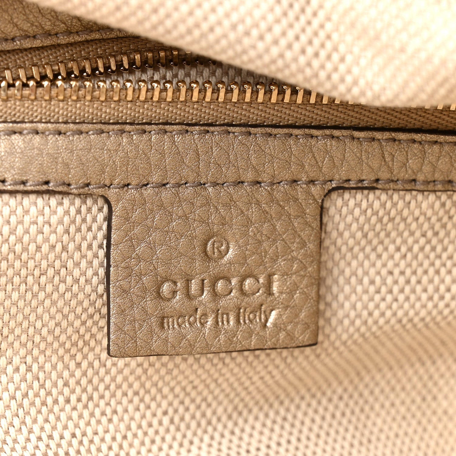 Gucci Metallic Pebbled Calfskin Medium Soho Chain Hobo Golden Beige