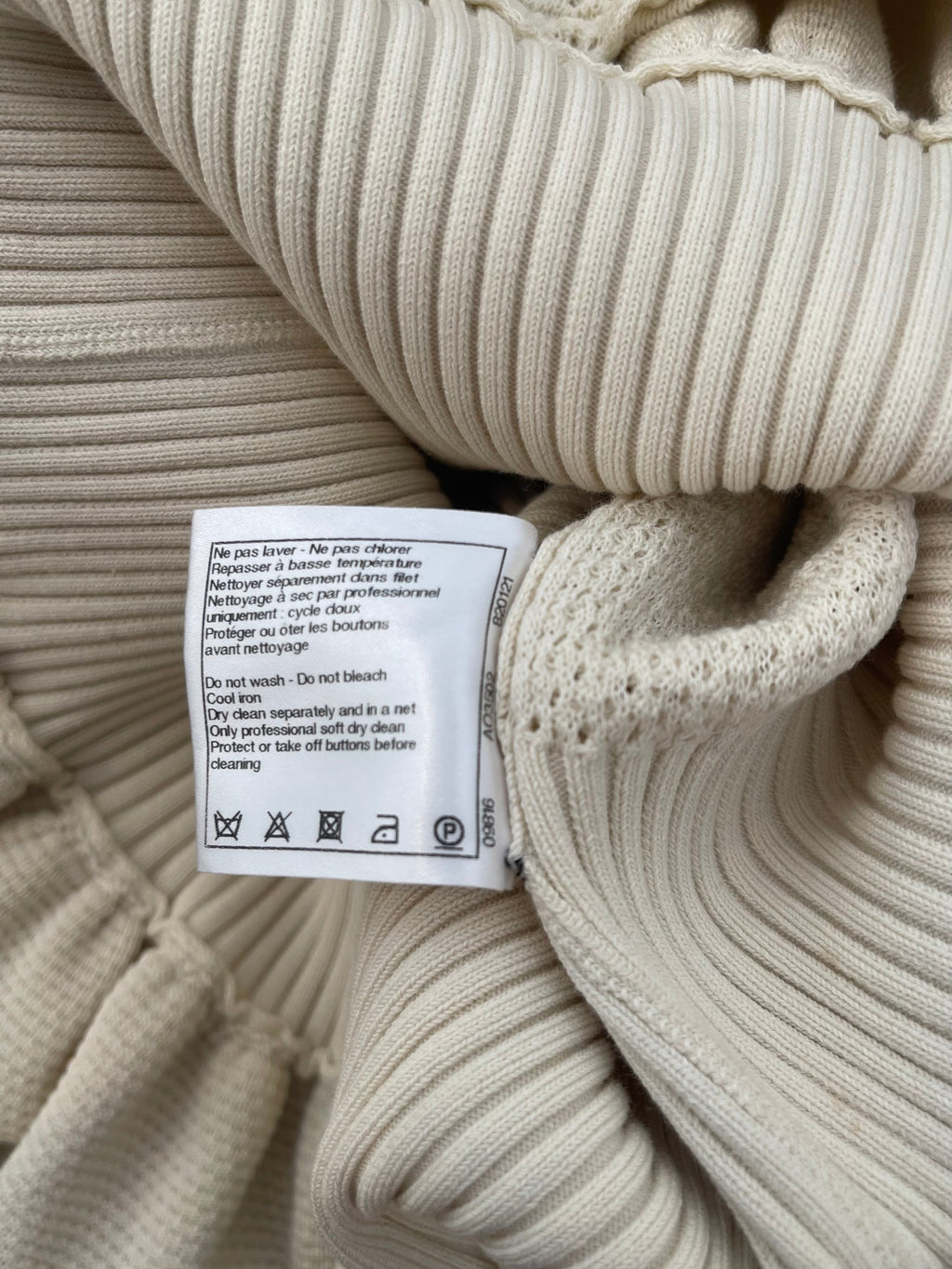 Chanel Cream Knit Sleeveless Mini Dress with Gold CC Logo Detail Size FR 38 (UK 10)