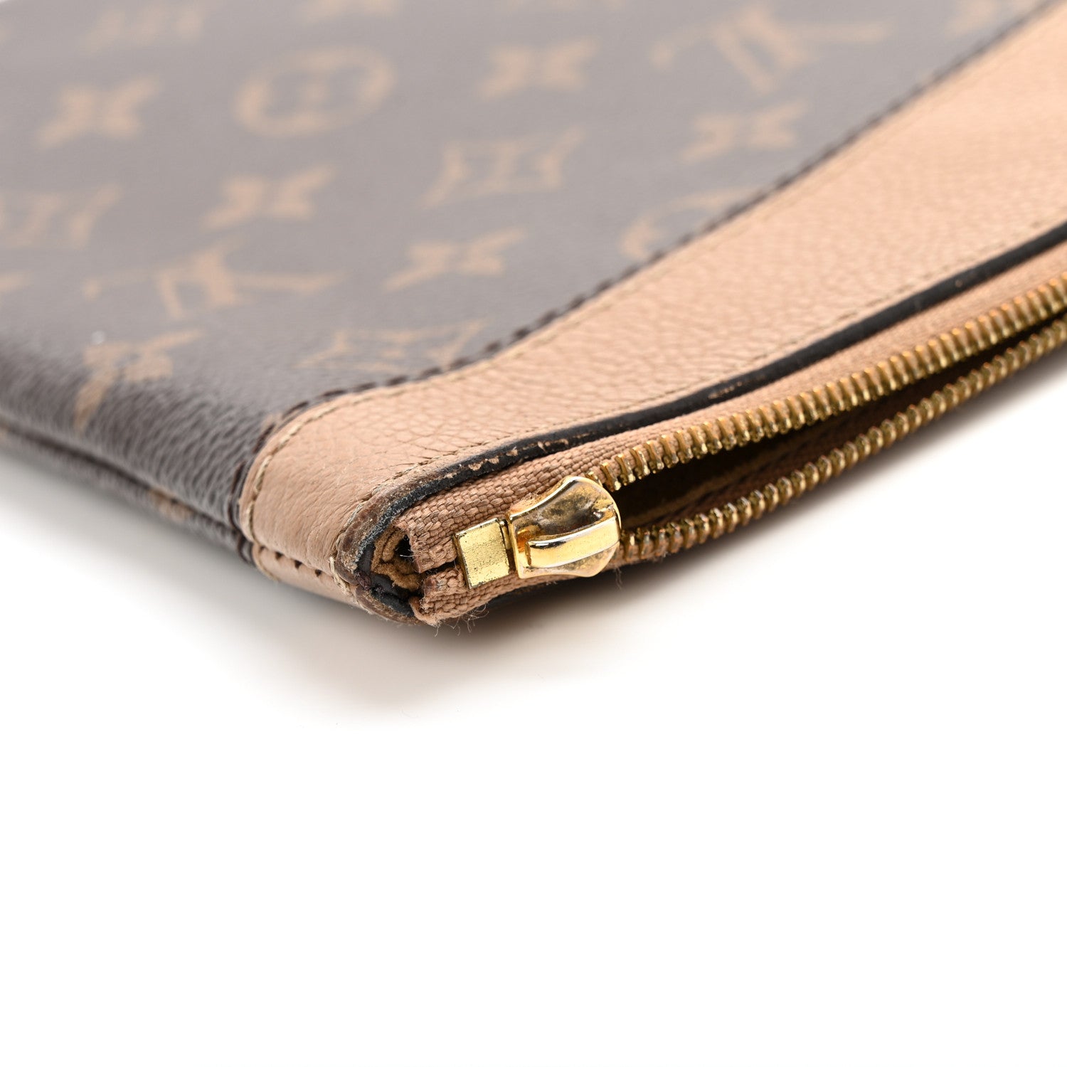 Louis Vuitton Monogram Daily Pouch Sesame