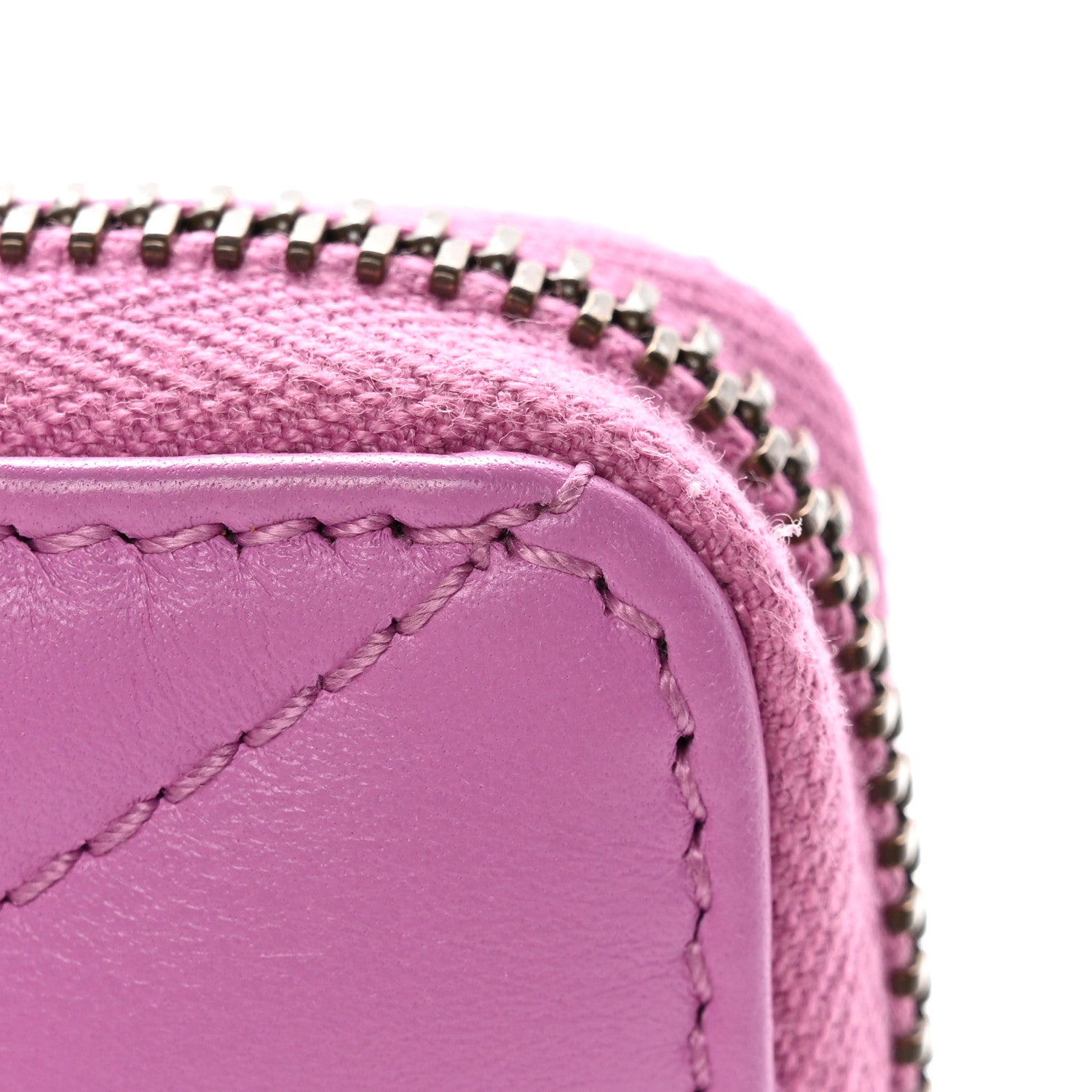 Gucci Calfskin Matelasse GG Marmont Zip Around Wallet Pink