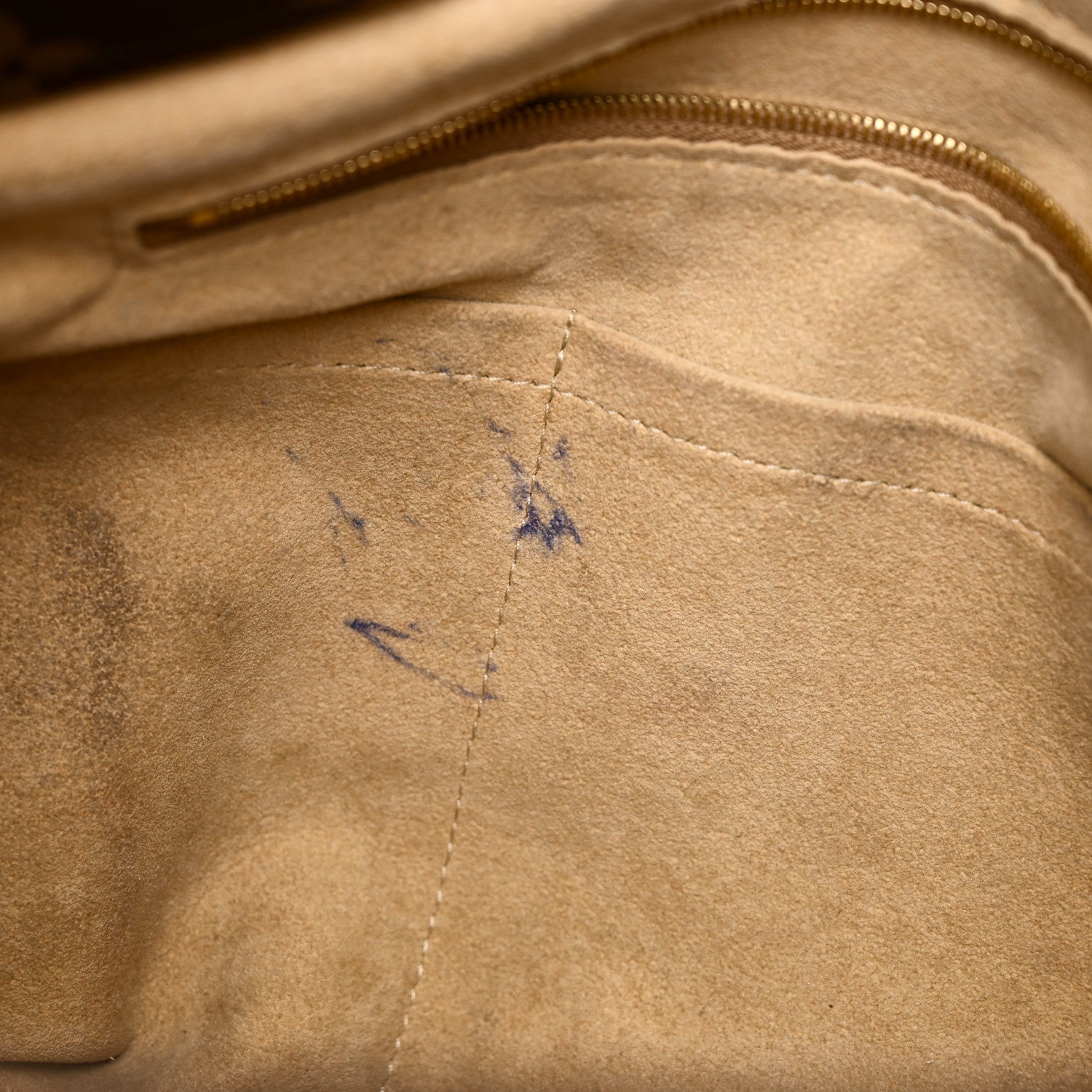 Louis Vuitton Monogram Artsy MM