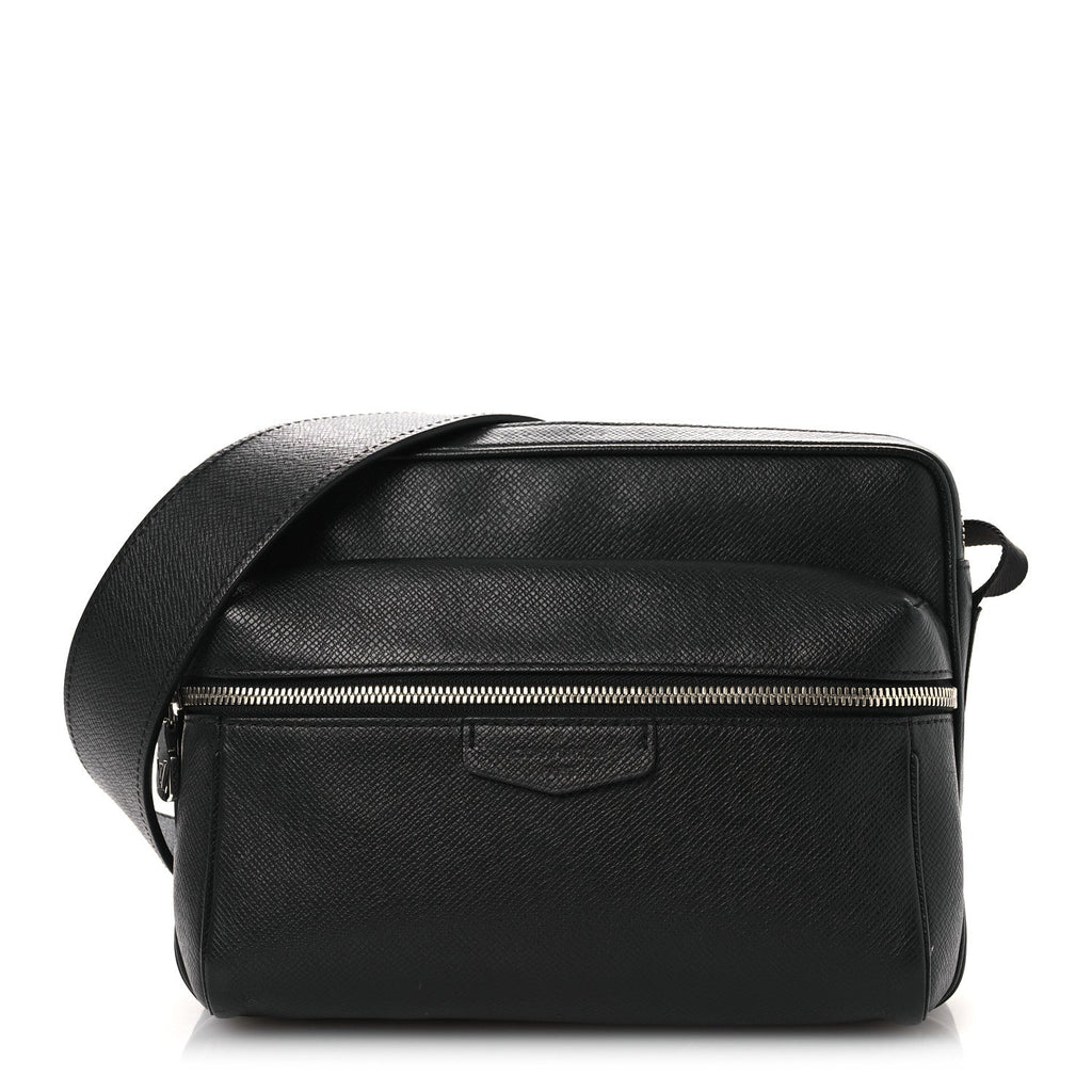 Louis Vuitton Taiga Outdoor Messenger PM Black