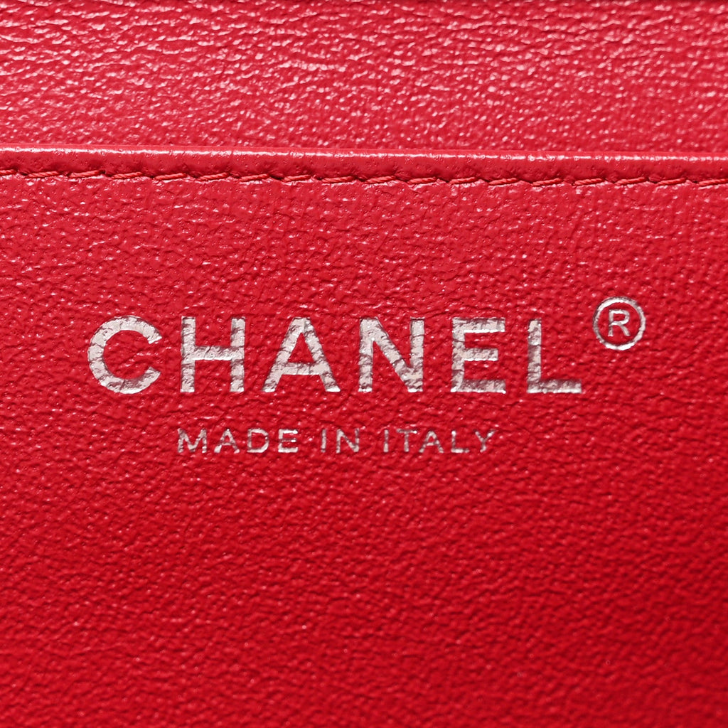 Chanel Iridescent Caviar Quilted Clutch With Chain Flap Red