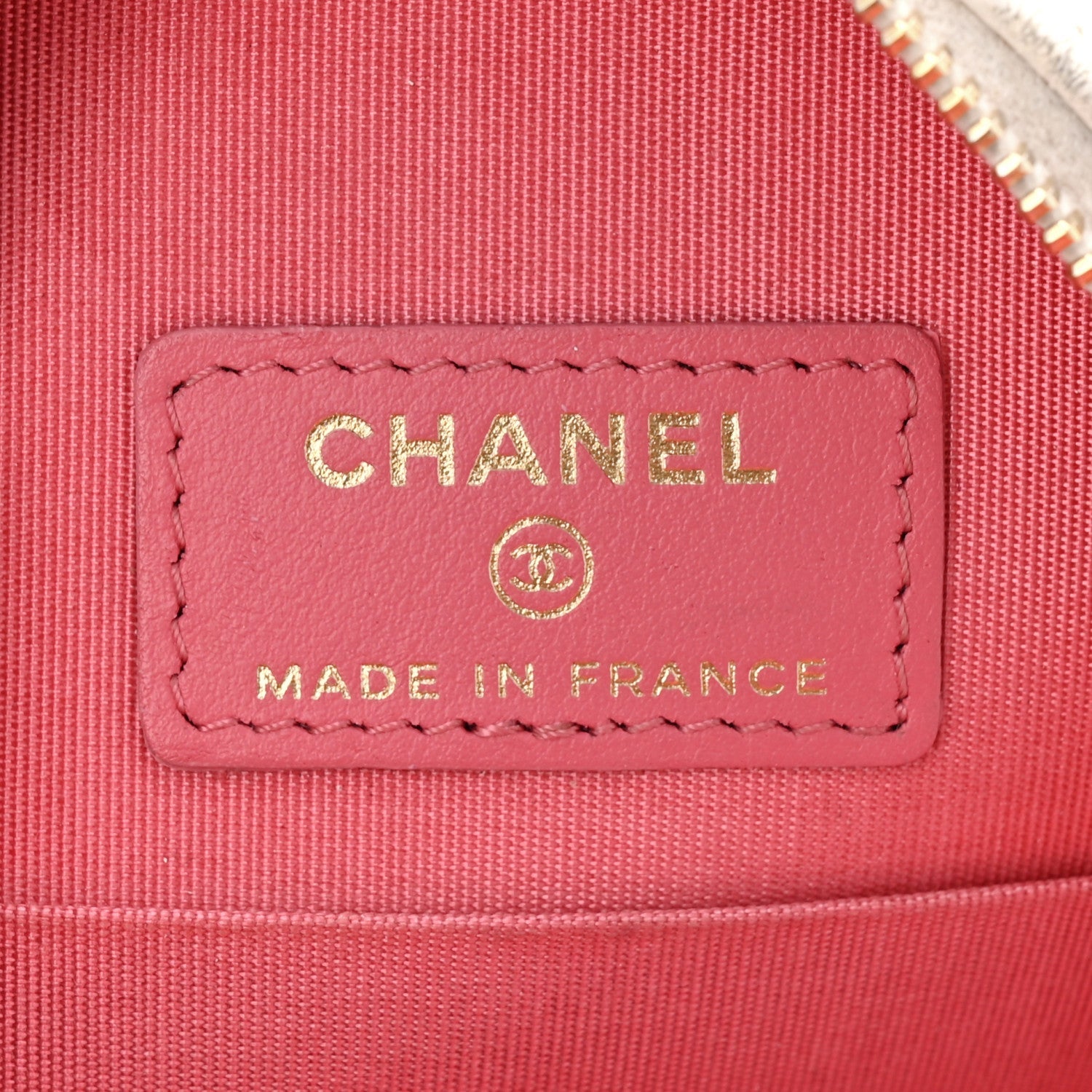 Chanel Shiny Goatskin Quilted Chanel 19 Round Clutch With Chain White