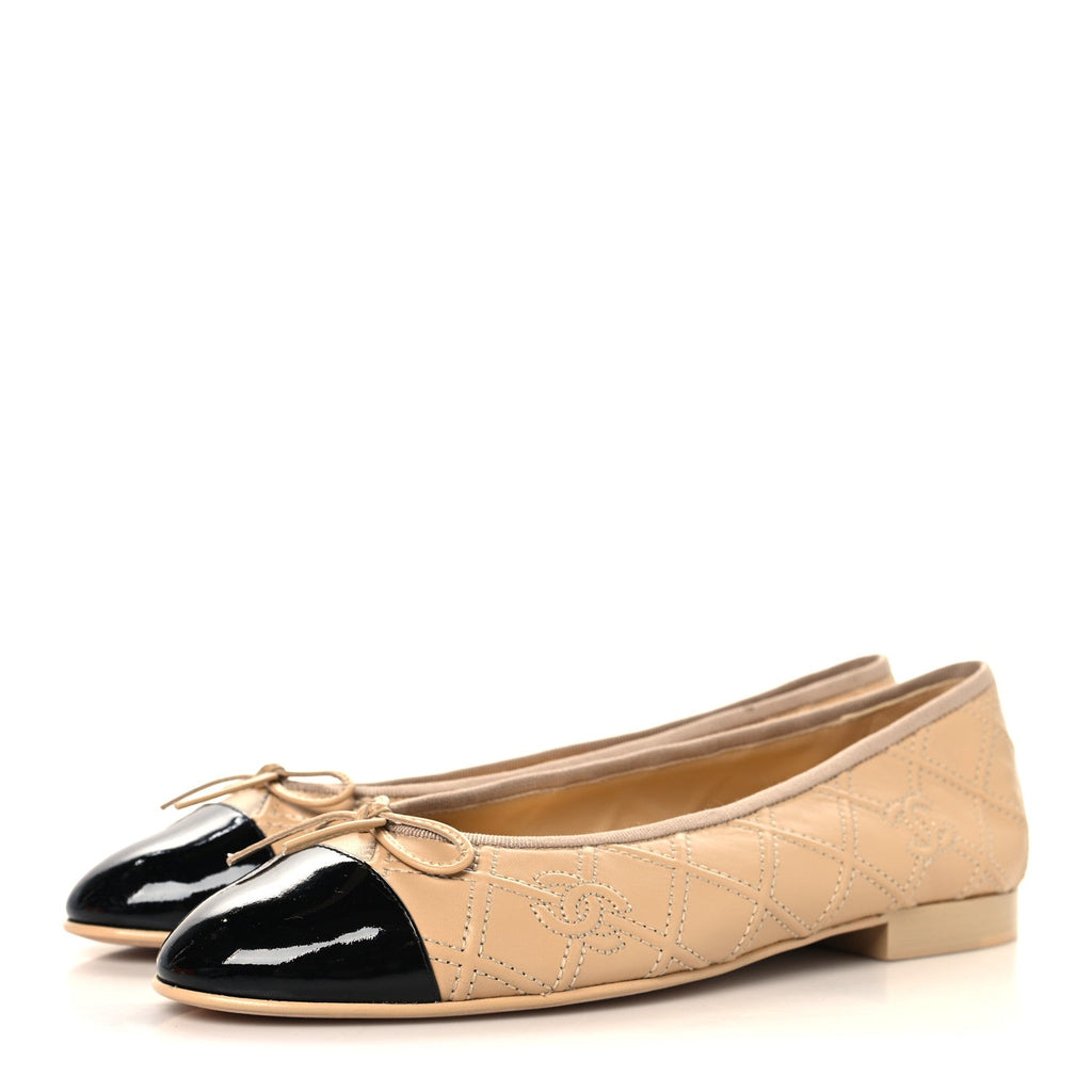 Lambskin Patent Double Stitched CC Cap Toe Ballerina Flats 39.5 Beige Black
