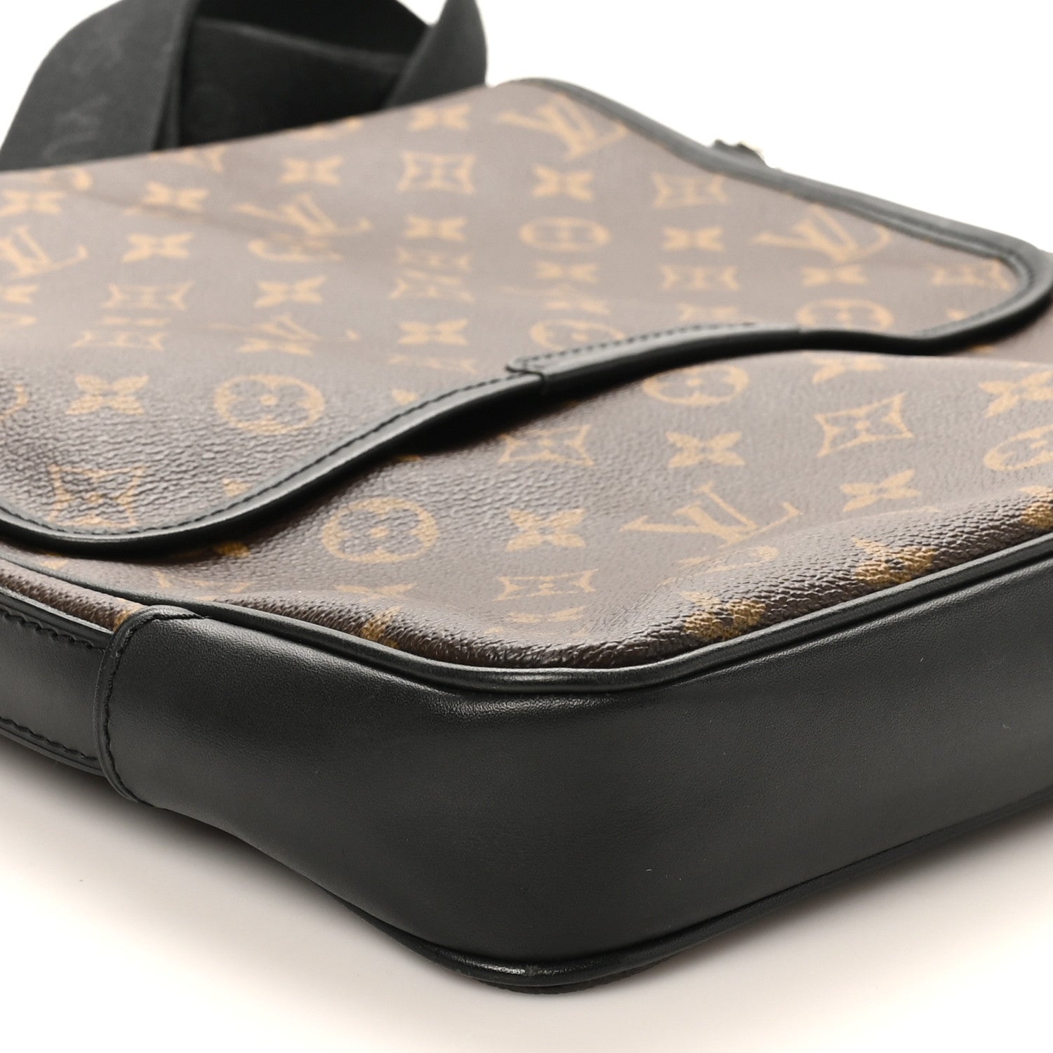 Louis Vuitton Monogram Macassar Bass MM