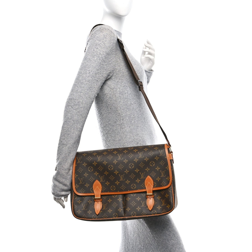 Louis Vuitton Monogram Sac Gibeciere GM