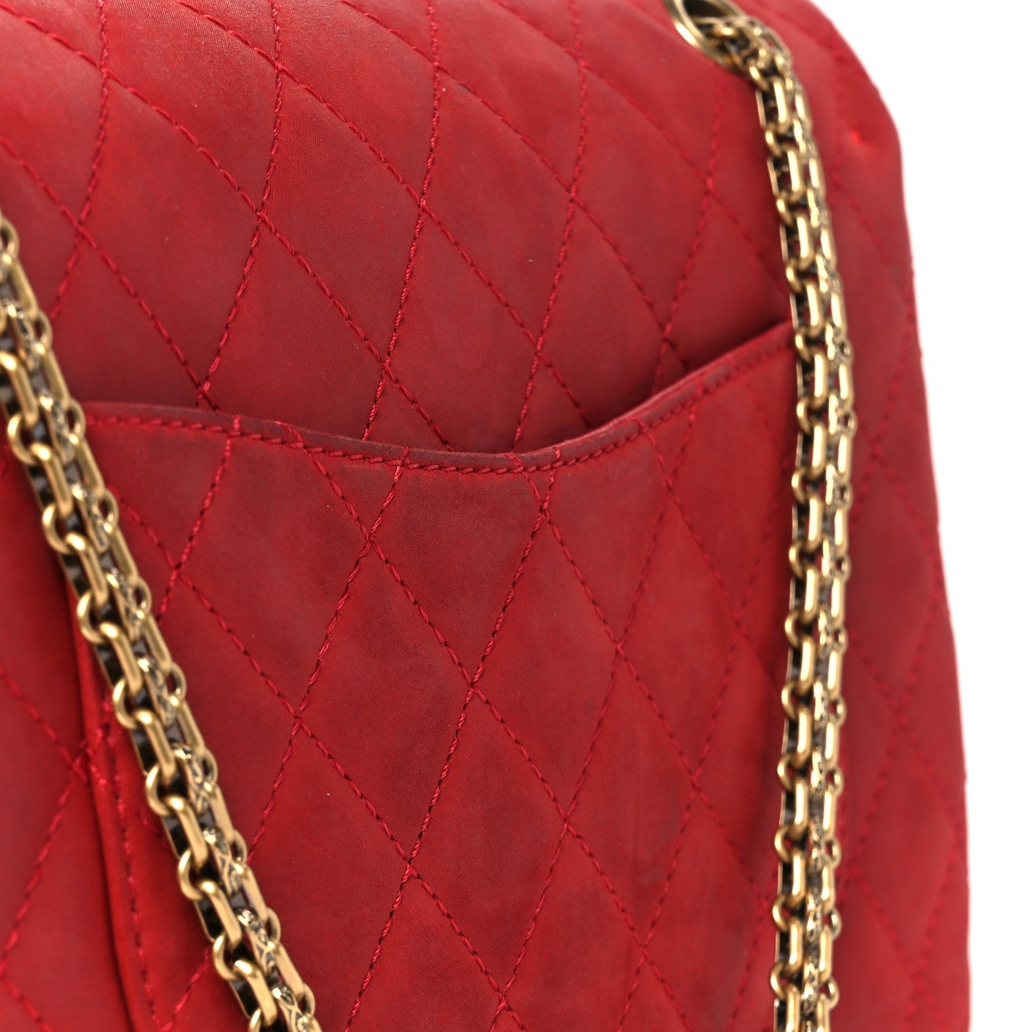 Iridescent Calfskin Quilted 2.55 Reissue 226 Flap Red