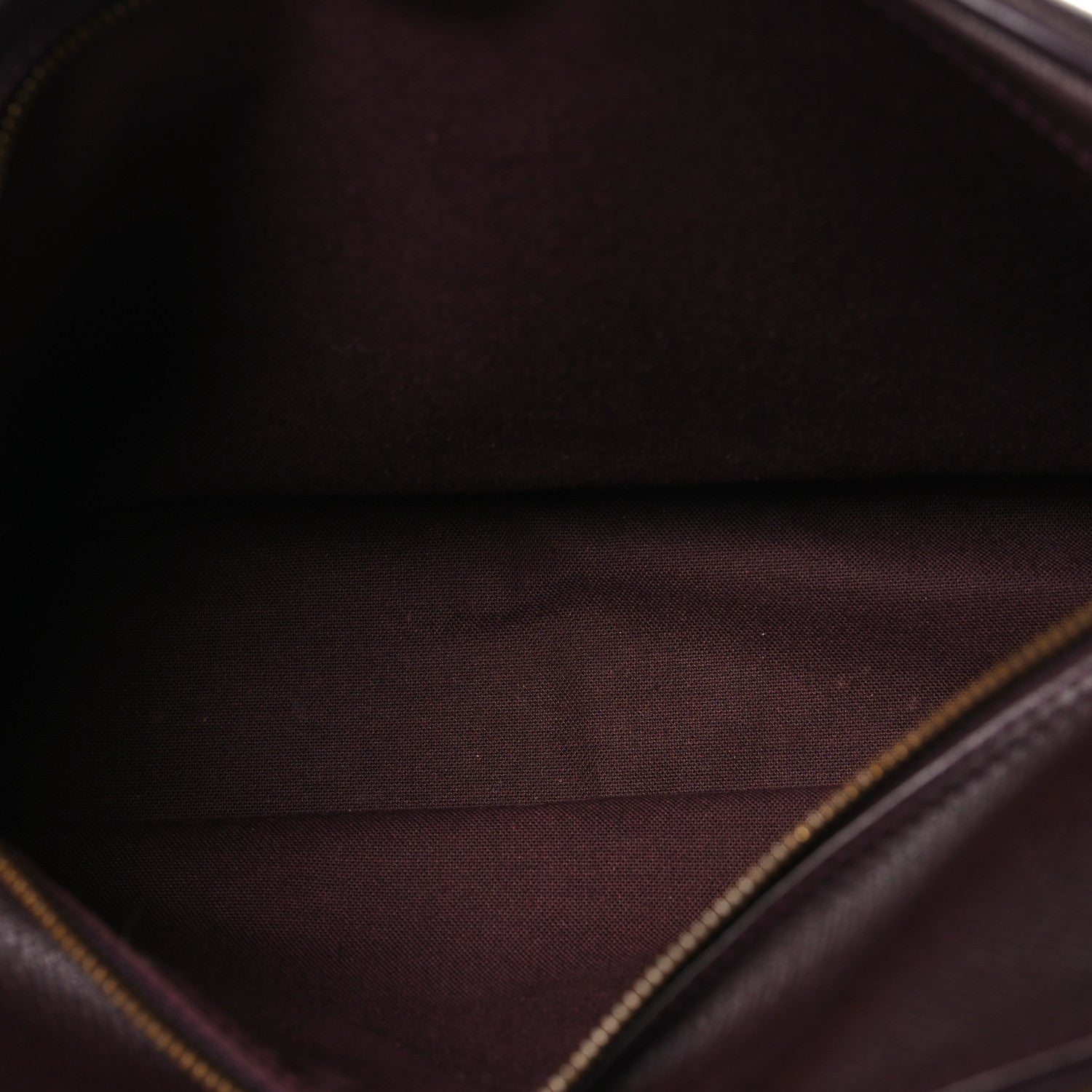 Louis Vuitton Taiga Reporter Messenger Acajou