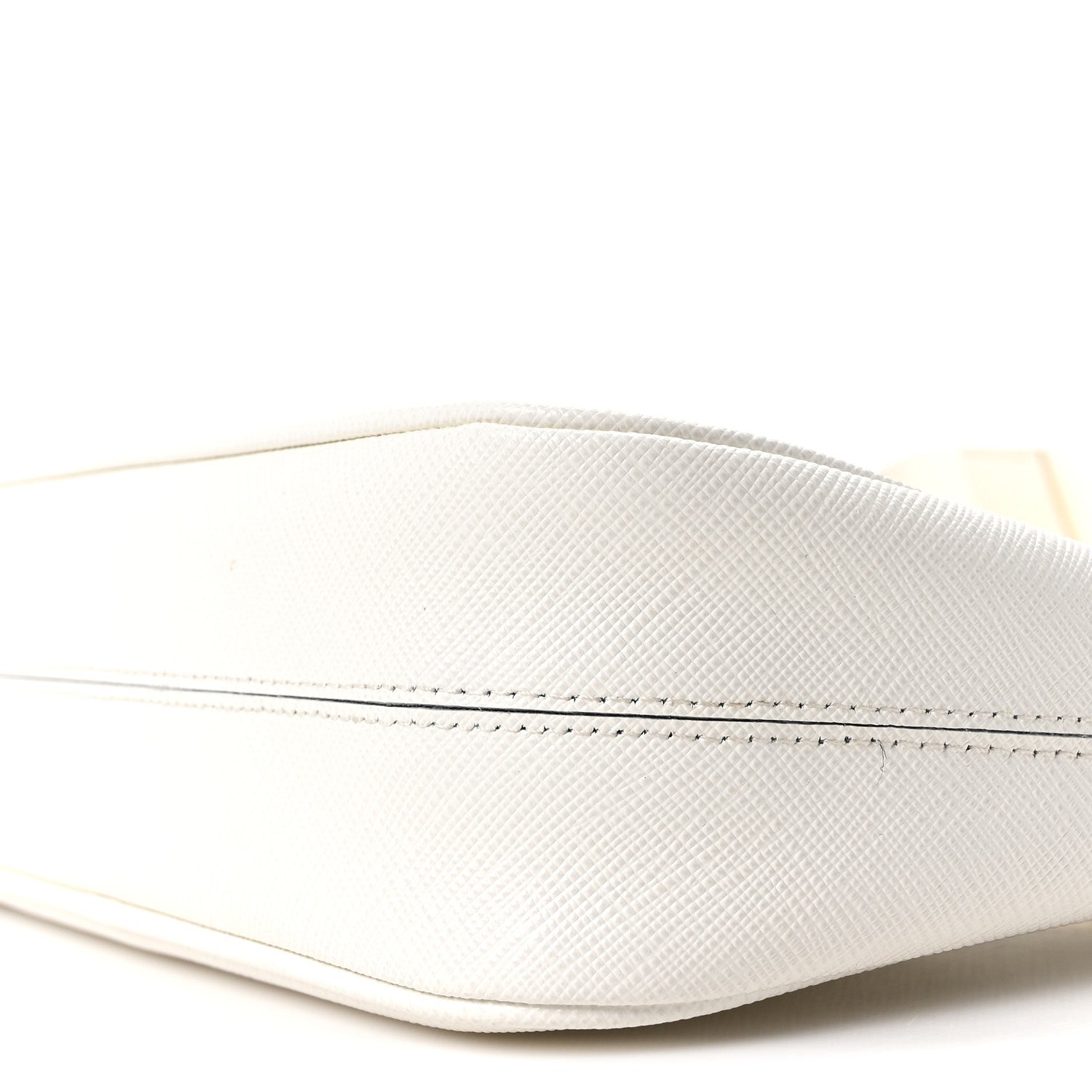 Prada Saffiano Re-Edition 2005 Shoulder Bag White