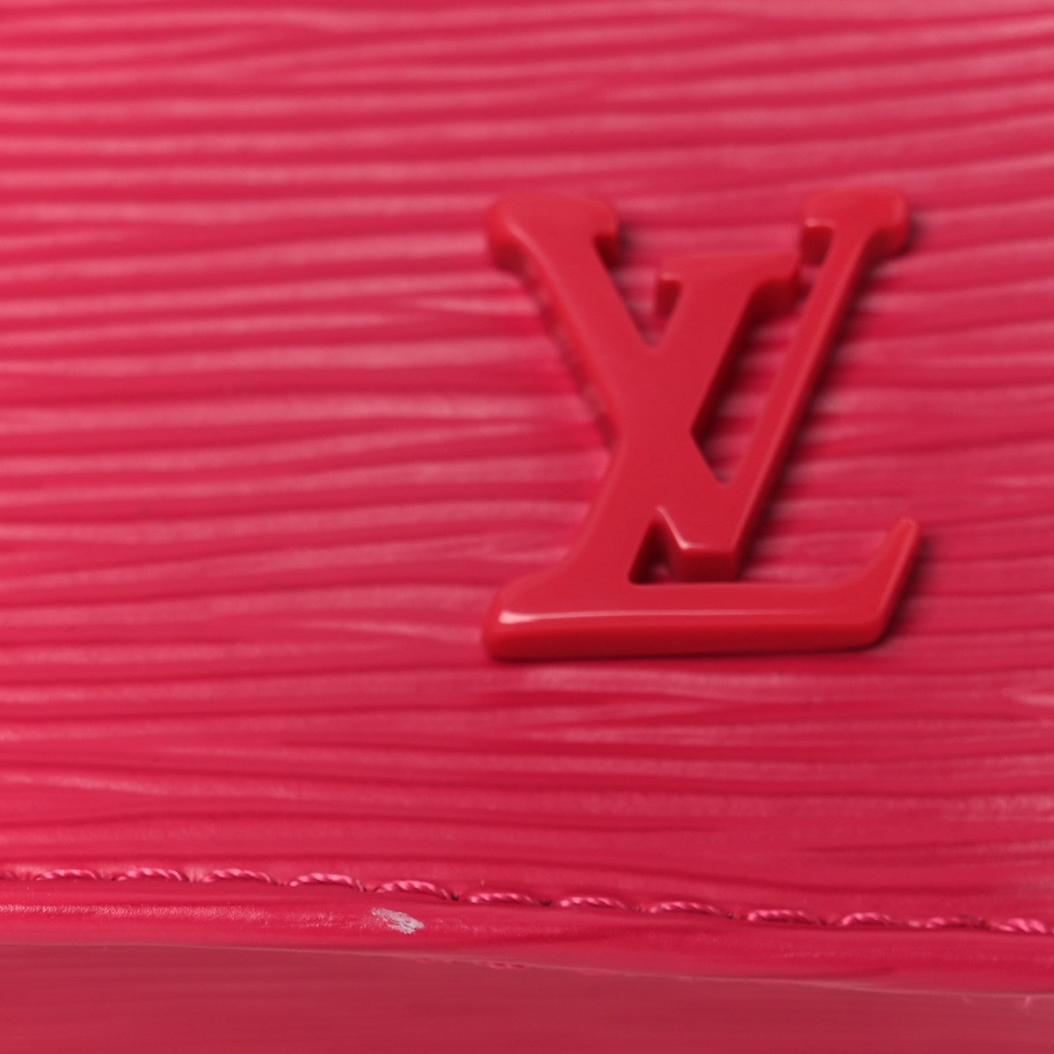 Louis Vuitton Epi Petit Sac Plat Rose Pondicherry