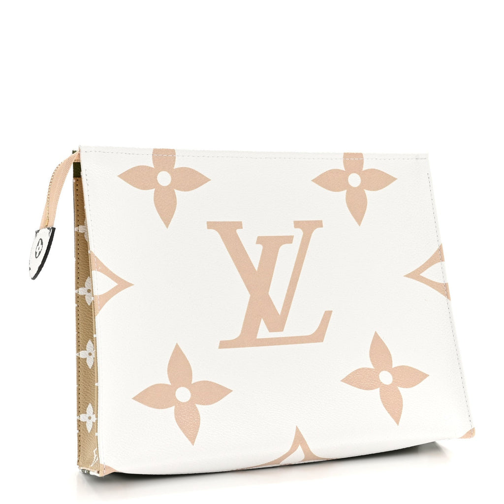 Louis Vuitton Monogram Giant Toiletry Pouch 26 Kaki