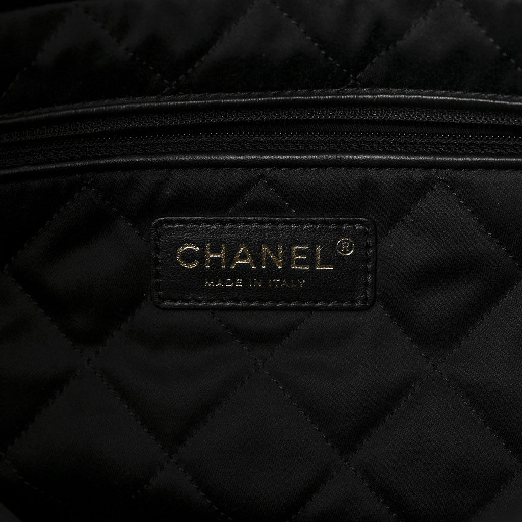 Chanel Shiny Calfskin Quilted Small Chanel 22 Black