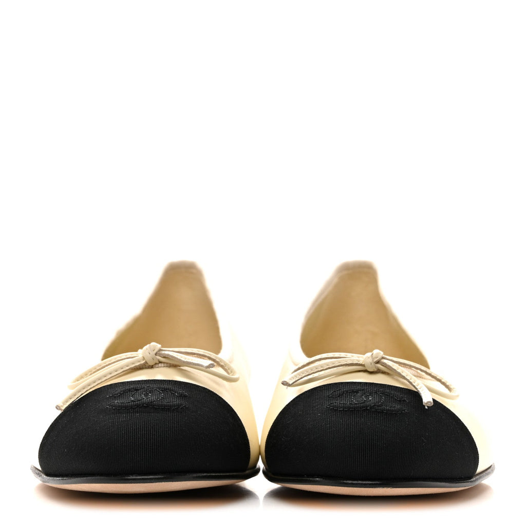 Calfskin Grosgrain Cap Toe CC Ballerina Flats 40 Ivory Black
