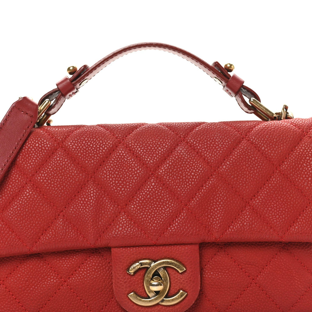 Chanel Iridescent Caviar Quilted Medium Chic Quilt Flap Red