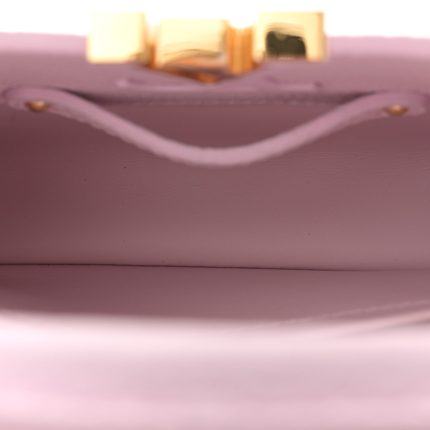 Louis Vuitton Taurillon LV Ski Capucines Mini Pearly Lilac