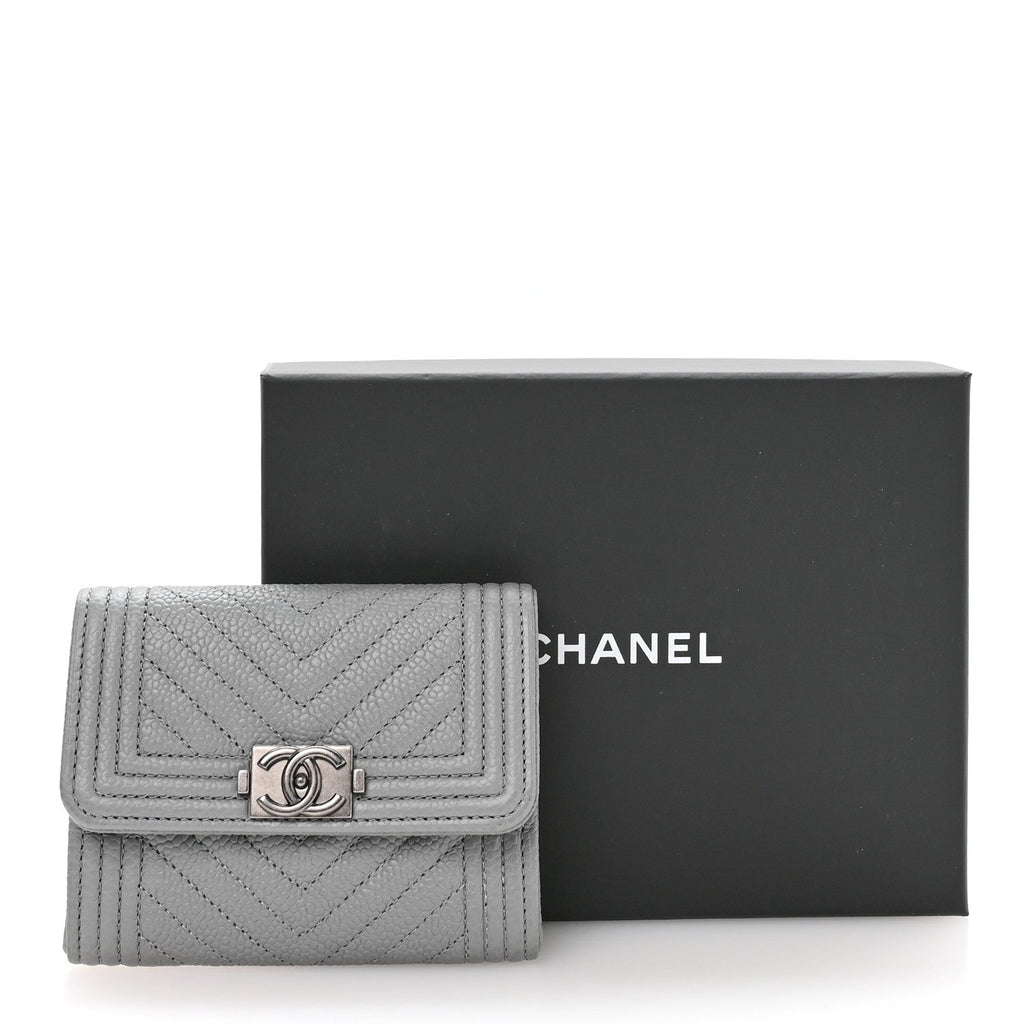 Caviar Chevron Quilted Boy Card Holder Wallet Grey