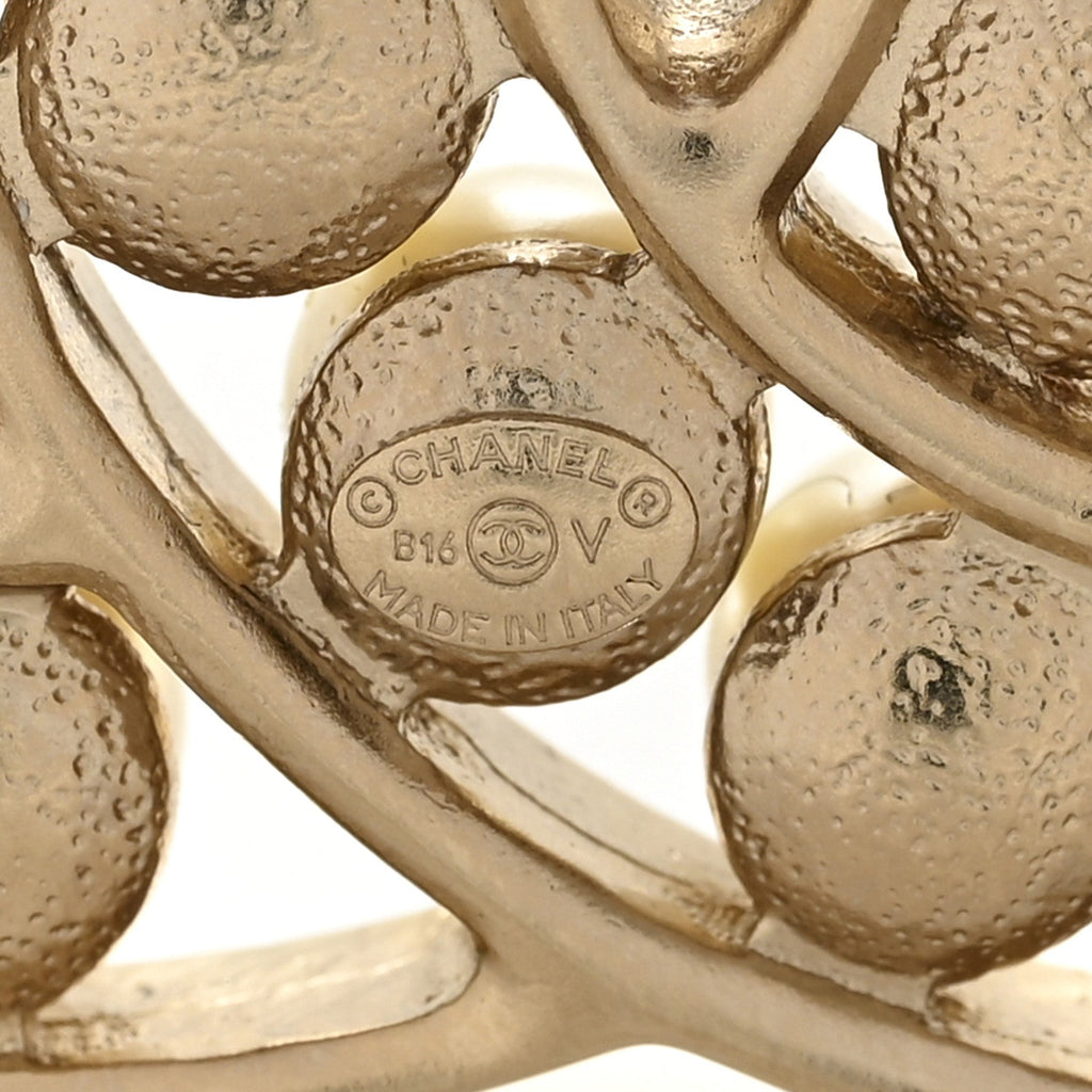 Pearl CC Brooch Light Gold