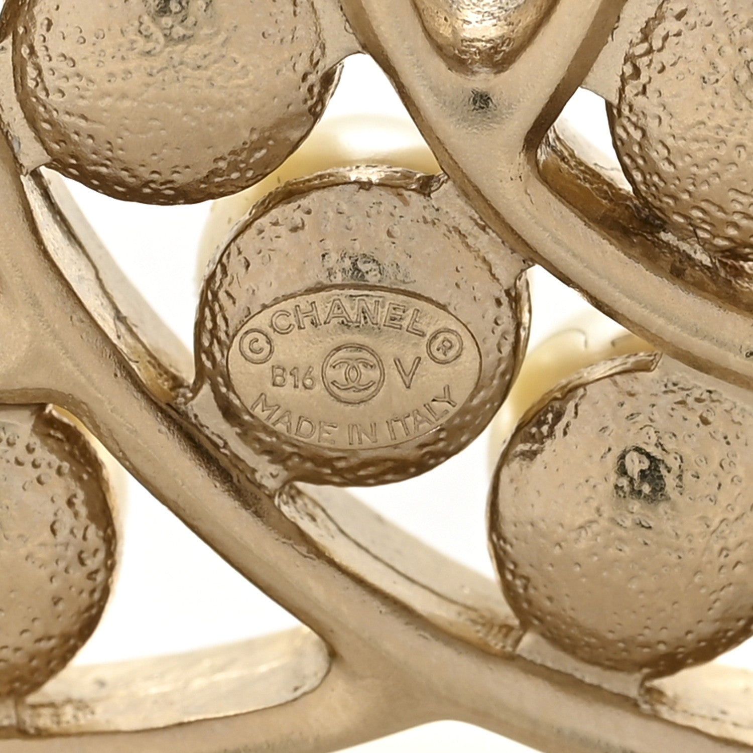 Pearl CC Brooch Light Gold
