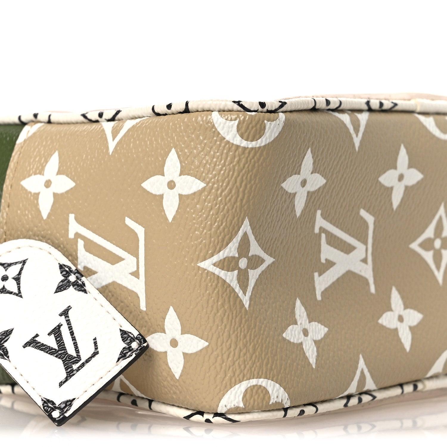 Louis Vuitton Monogram Giant Beach Pouch Kaki