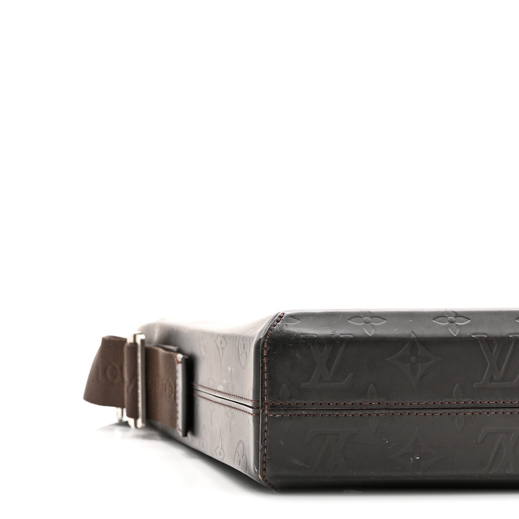 Louis Vuitton Monogram Glace Steve Messenger Bag Cafe