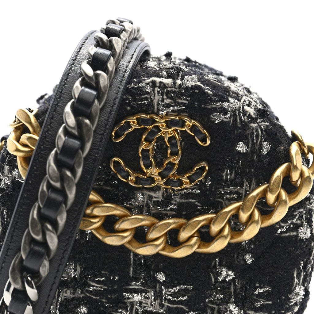 Chanel Tweed Quilted 19 Round Clutch With Chain Black White