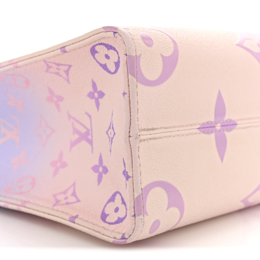 Louis Vuitton Monogram Giant Spring In The City Onthego PM Sunrise Pastel