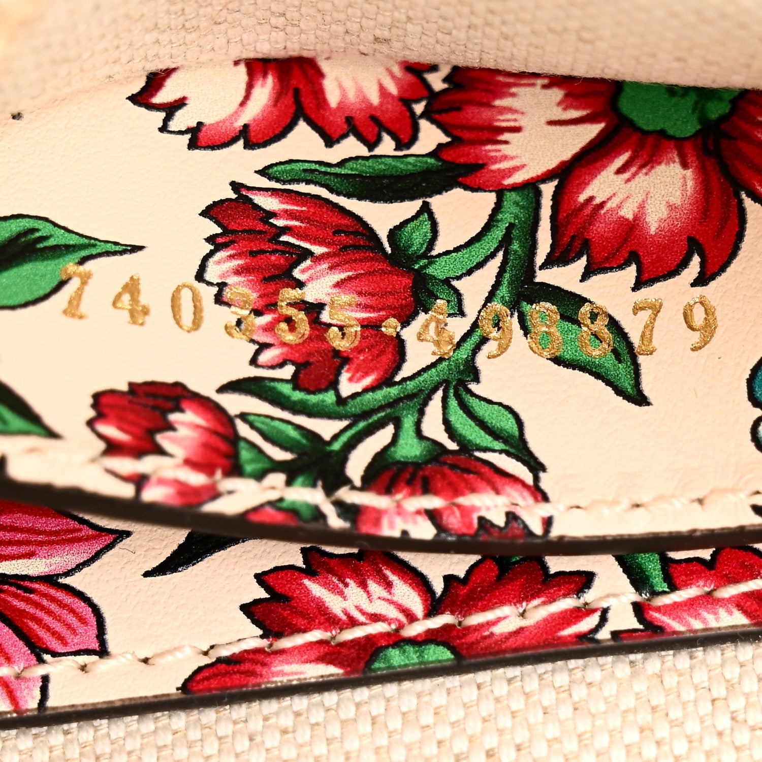 Gucci Calfskin Matelasse Diagonal Brit Roses Print Mini Interlocking G Heart Shoulder Bag  White Multicolor