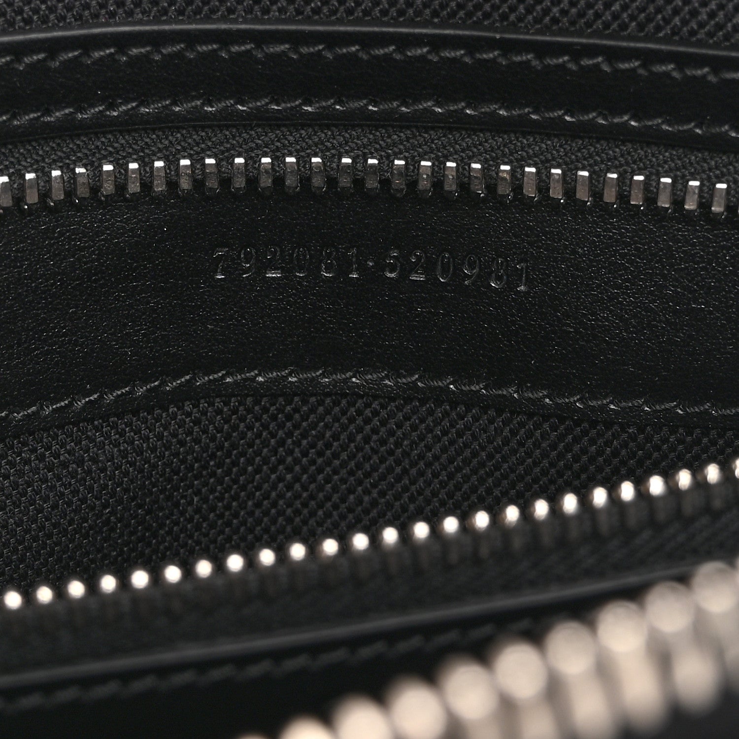 Gucci GG Supreme Monogram Web Small Flat Messenger Bag Black Grey
