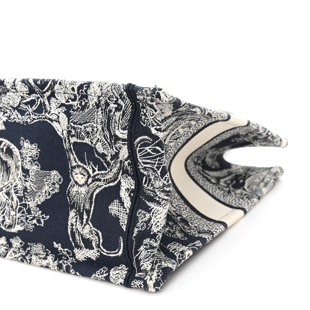 Christian Dior Canvas Embroidered Medium Dioriviera Toile De Jouy Reverse Book Tote Blue