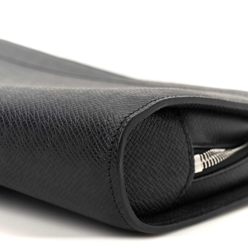 Louis Vuitton Taiga Baikal Pochette Ardoise