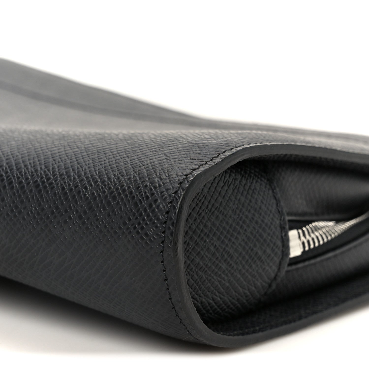 Louis Vuitton Taiga Baikal Pochette Ardoise
