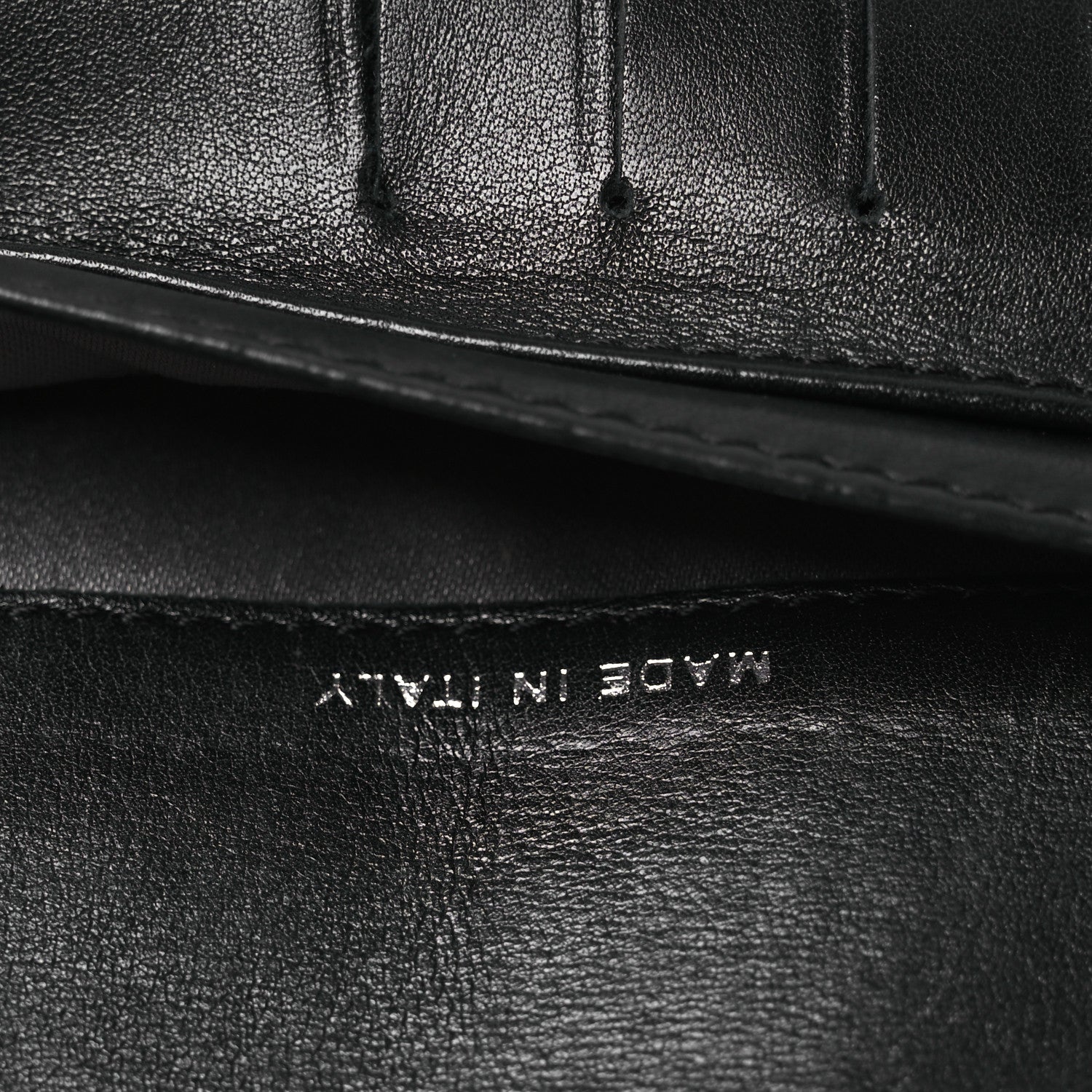 Patent Camellia Yen Wallet Black