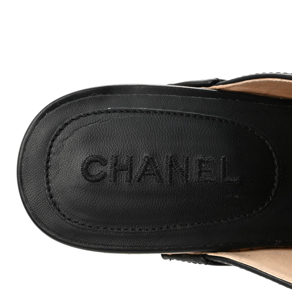 Calfskin CC Turn Lock Clogs 41 Black