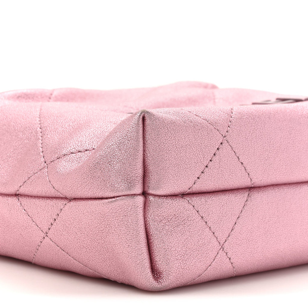 Chanel Metallic Lambskin Lacquered Monochrome Quilted Mini Chanel 22 Pink