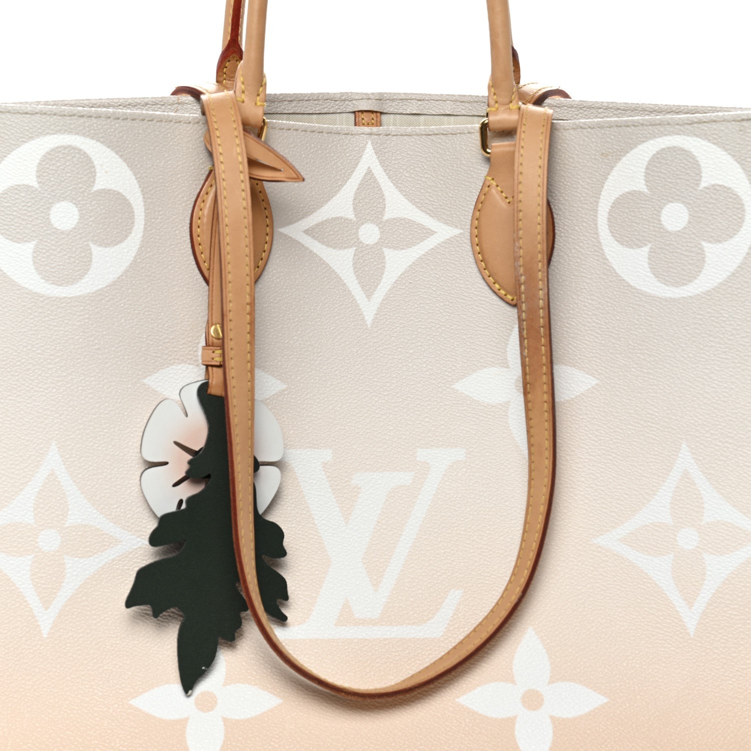Louis Vuitton Monogram Giant By The Pool Onthego GM Brume