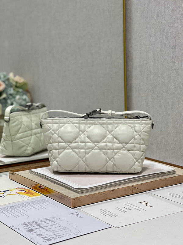 Dior Bags - 653