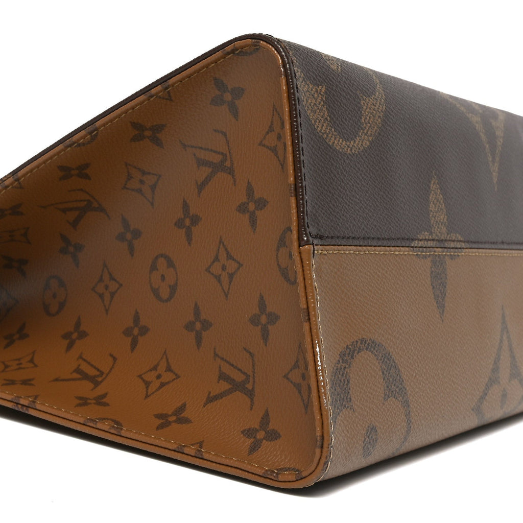 Louis Vuitton Reverse Monogram Giant Onthego MM