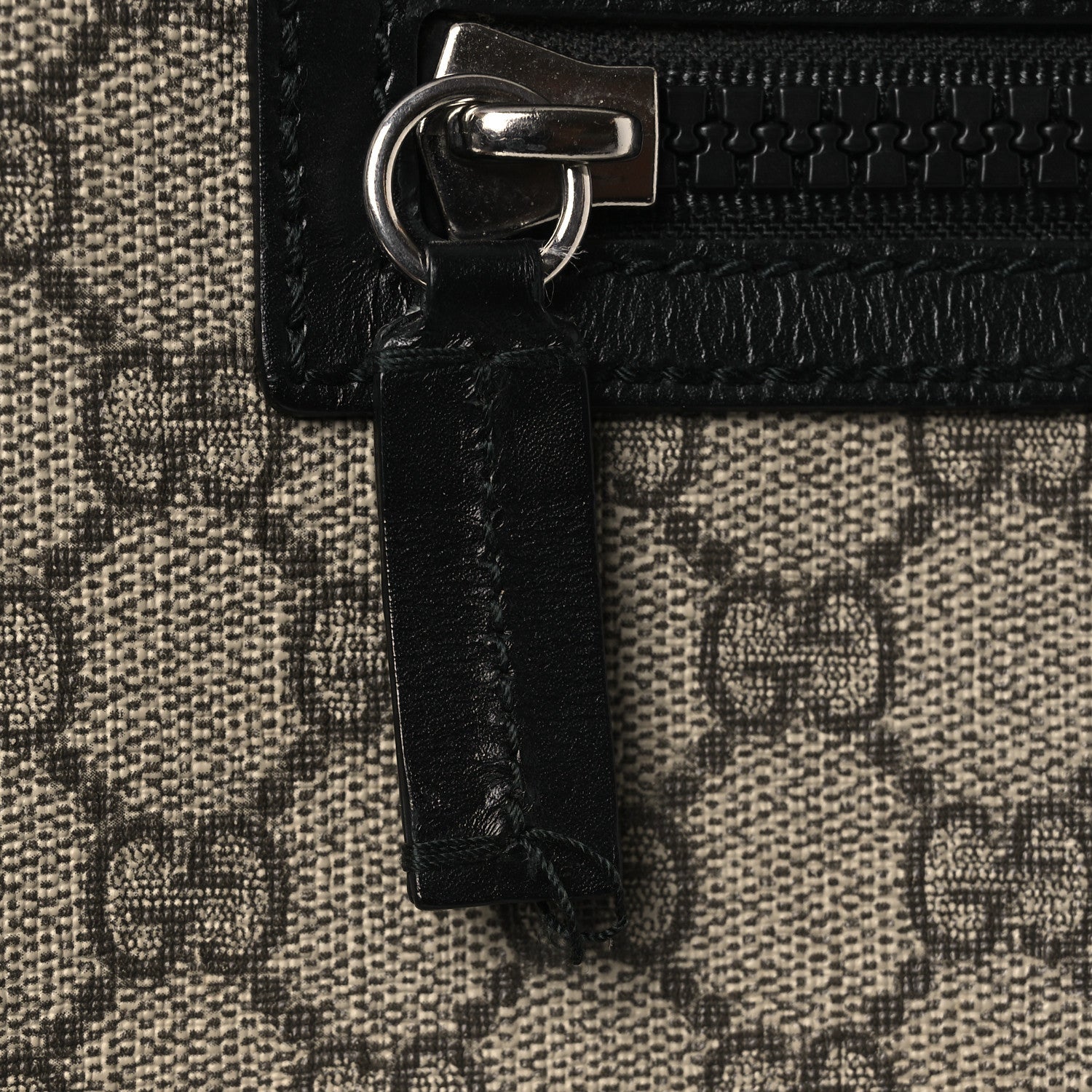 Gucci GG Supreme Monogram Flat Messenger Bag Black