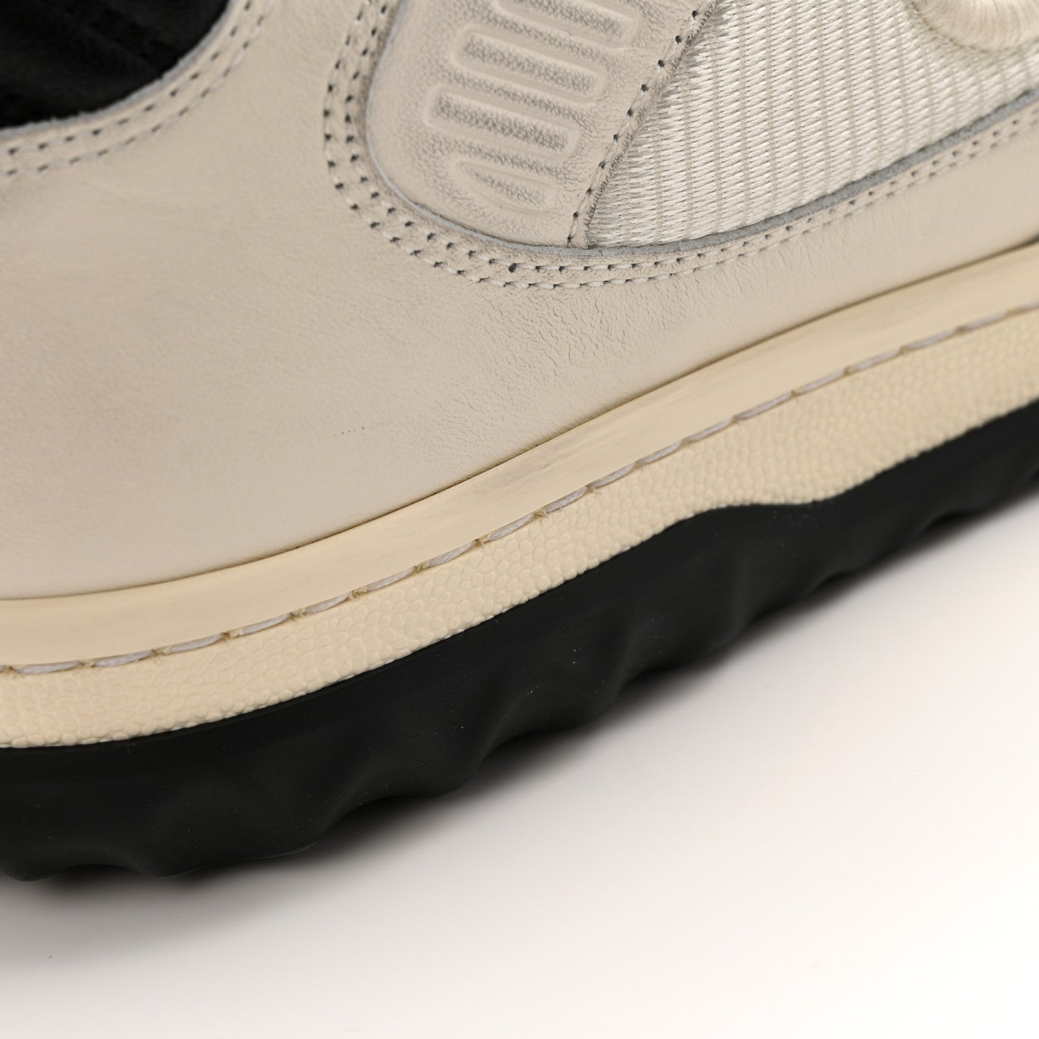 Gucci Dali Soft Calfskin Womens Mac80 Sneakers 39 Off White Black