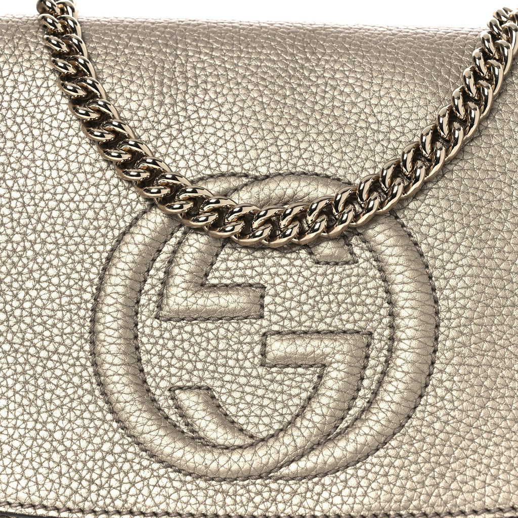 Gucci Metallic Pebbled Calfskin Medium Soho Flap Crossbody Golden Beige