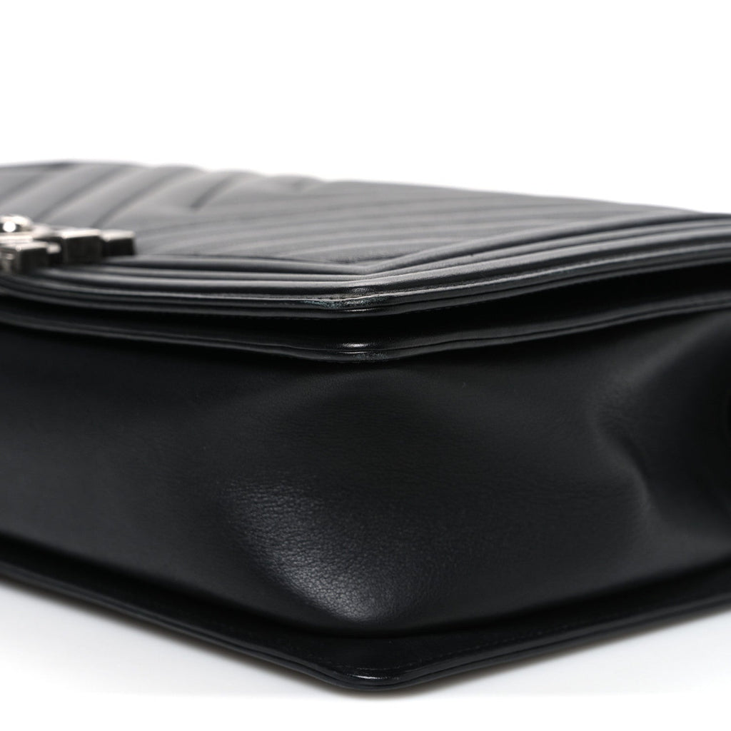 Chanel Lambskin Chevron Quilted New Medium Boy Flap Black