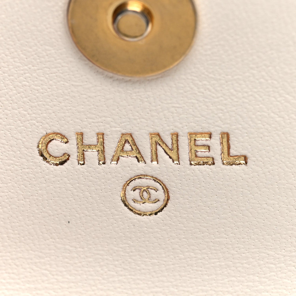 Chanel Lambskin Quilted Pearl Crush Clutch With Chain White