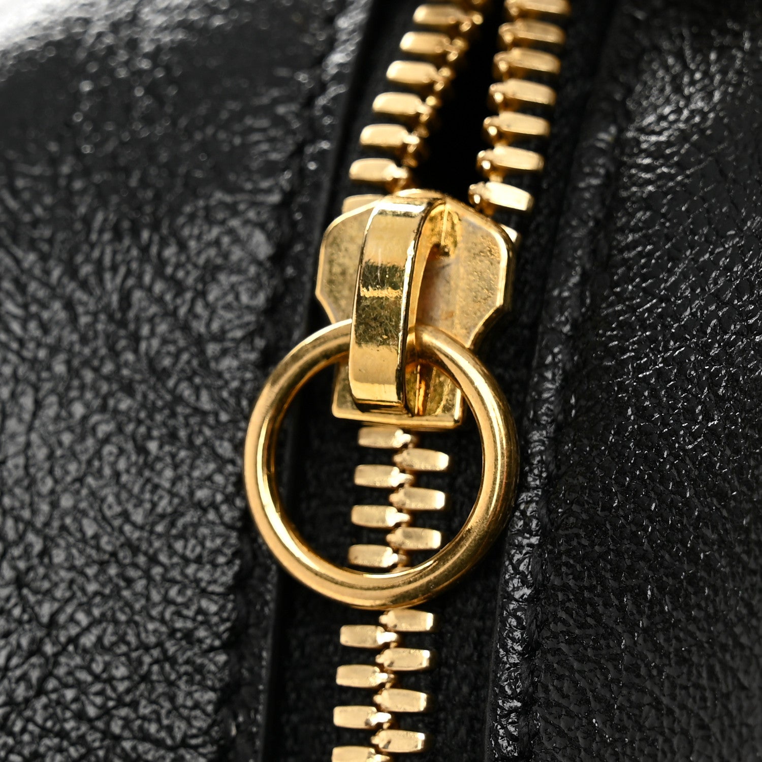 Gucci Monogram Matelasse Diagonal Small GG Marmont Chain Shoulder Bag Beige Black