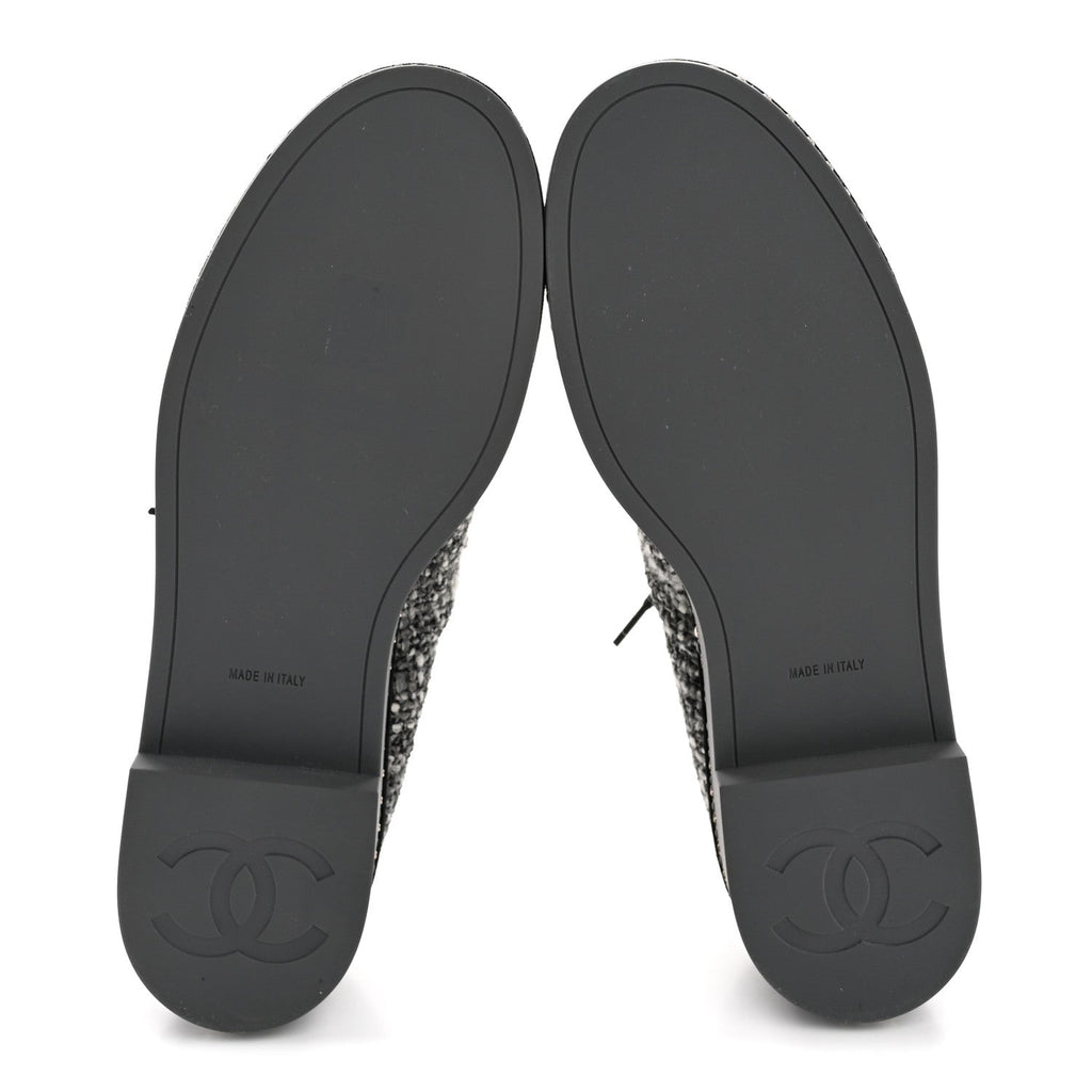 Chanel Tweed Suede CC Lace Up Oxfords 38.5 Grey Black