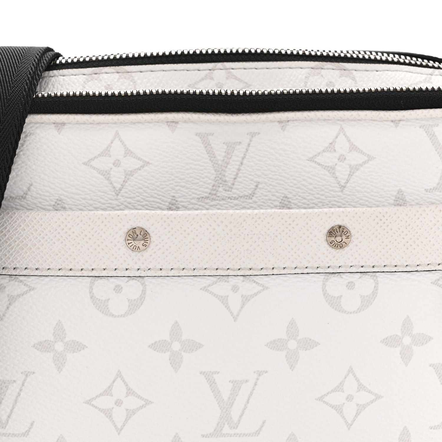Louis Vuitton Taiga Monogram Alpha Messenger Optic White