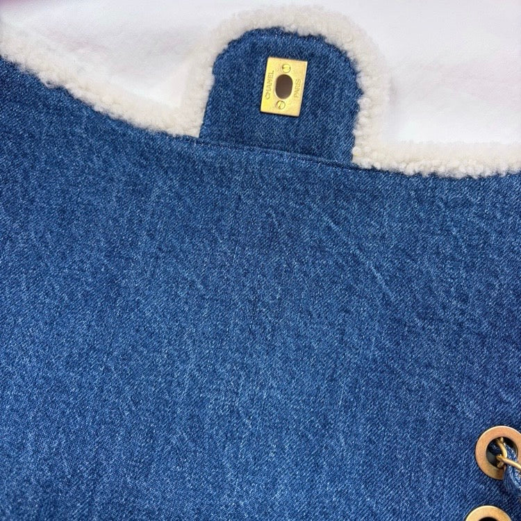 Chanel 2019 Blue Denim White Shearling Paris-New York Hieroglyph Maxi Flap Bag Gold Hardware