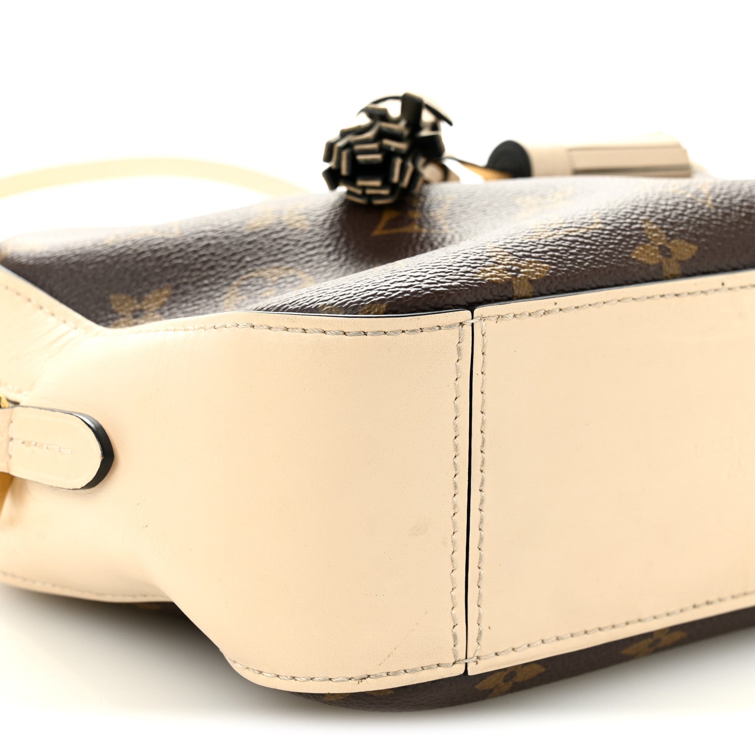 Louis Vuitton Monogram Saintonge Creme